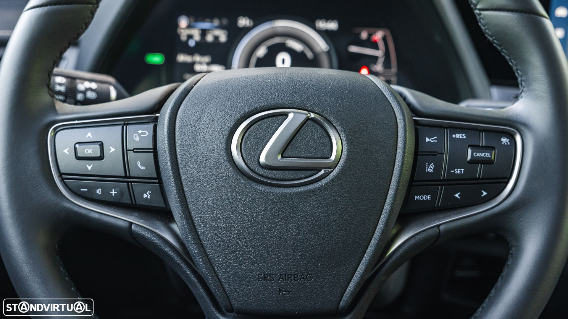Lexus UX 250h Sport (Ecrã 12.3) - 24