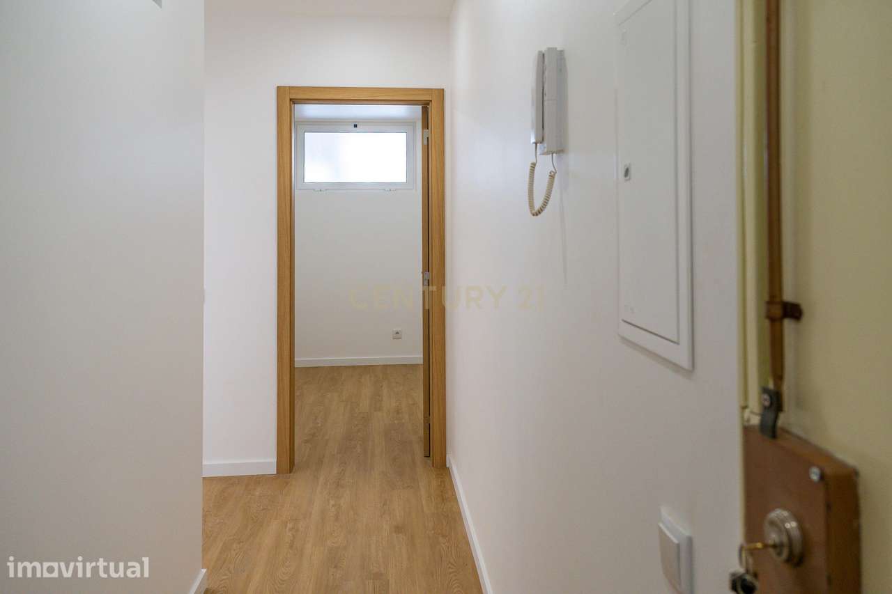 Arrenda-se apartamento T2+1 de longa duração — Avenida 5 de Outubro, F - Grande imagem: 2/27