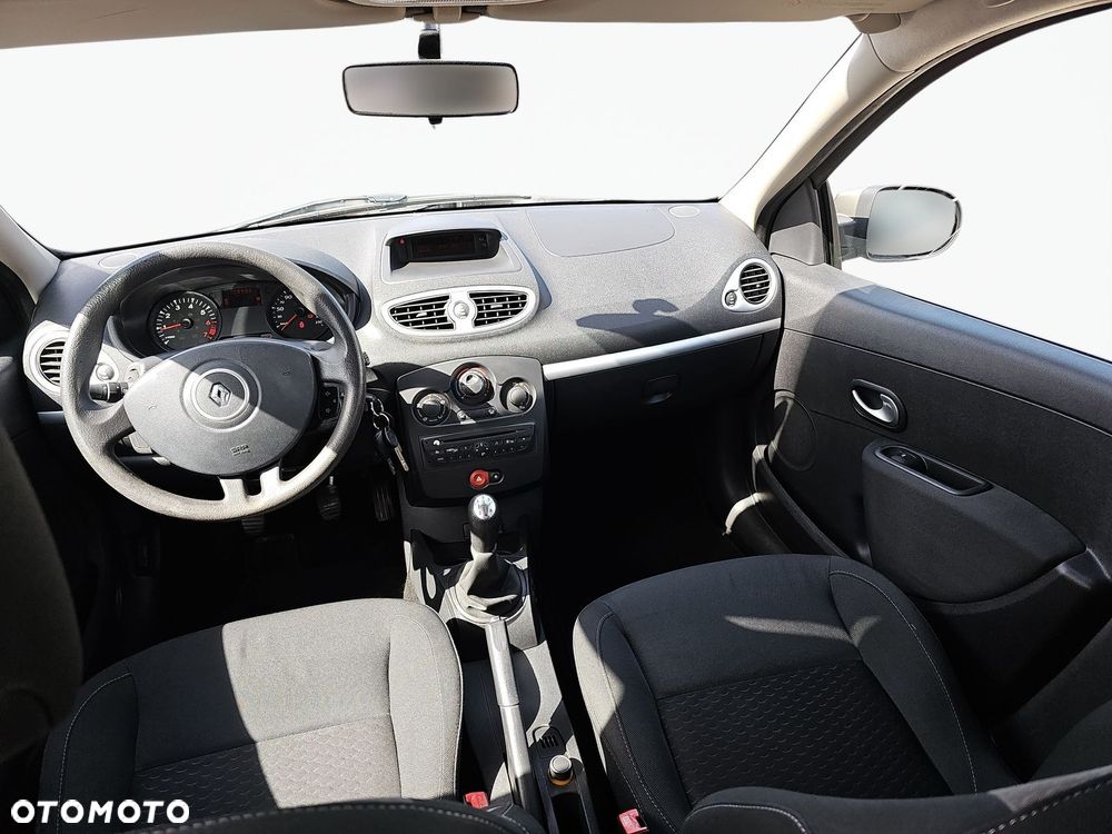 Renault Clio 1.2 16V Alize - 24