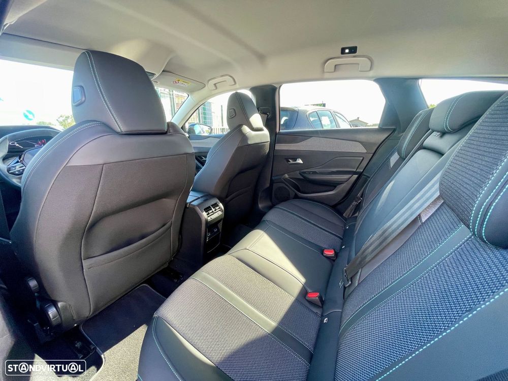 Peugeot 308 SW 1.2 PureTech Allure - 26