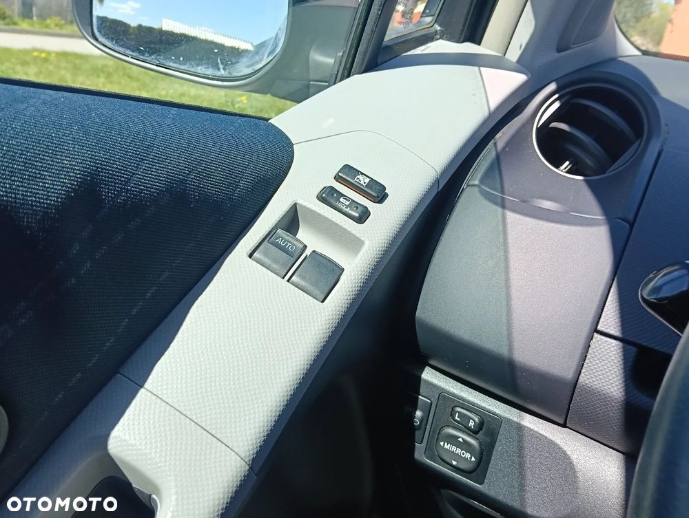 Toyota Yaris 1.3 Luna Premium - 17
