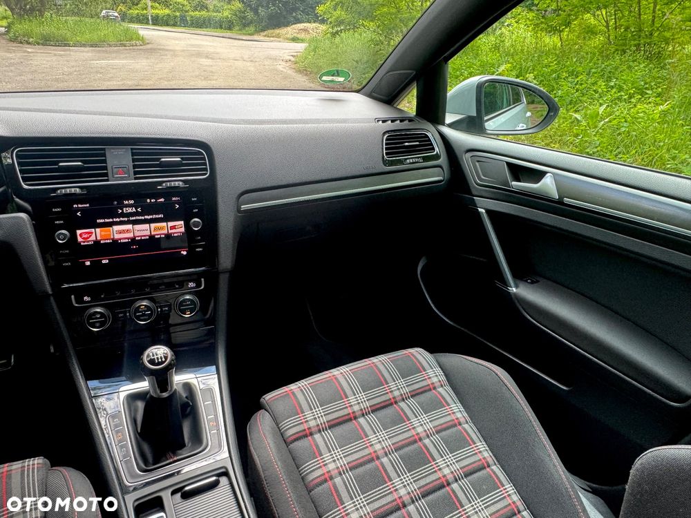 Volkswagen Golf GTI 2.0 TSI OPF Performance - 17