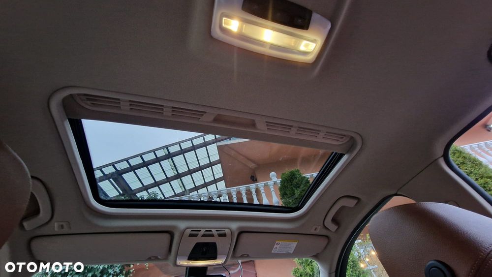 BMW Seria 3 328i Luxury Line - 2
