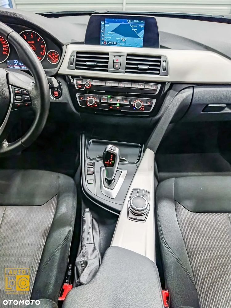 BMW Seria 3 318d Sport Line - 18