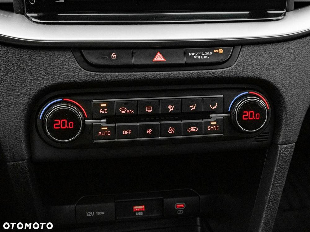 Kia Ceed - 16