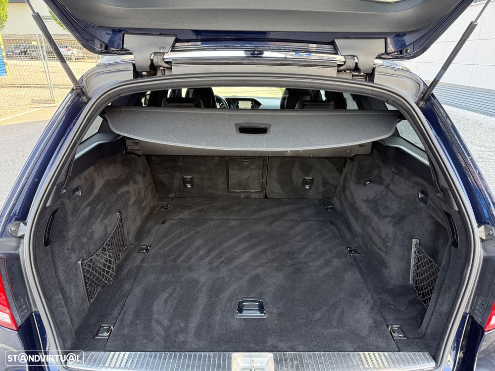Mercedes-Benz E 250 CDi Avantgarde BlueEfficiency Auto. - 12