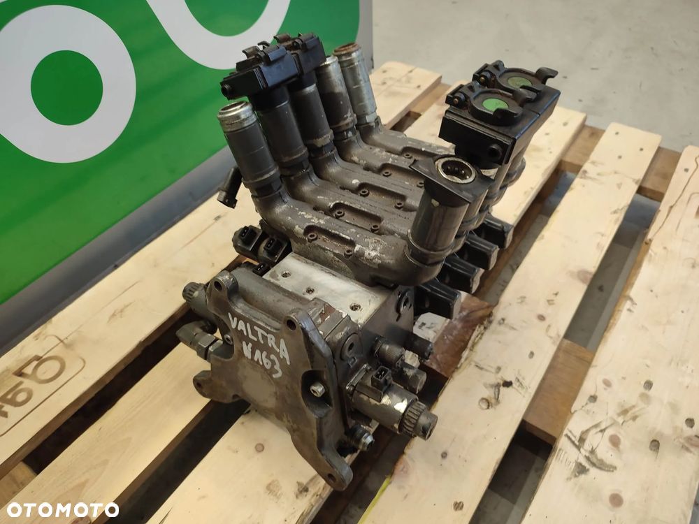 Rozdzielacz hydrauliczny Valtra N 163 (36448900) - 4