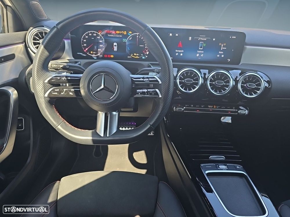 Mercedes-Benz A 250 e AMG Line - 13