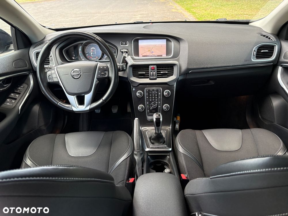 Volvo V40 D2 Momentum - 28