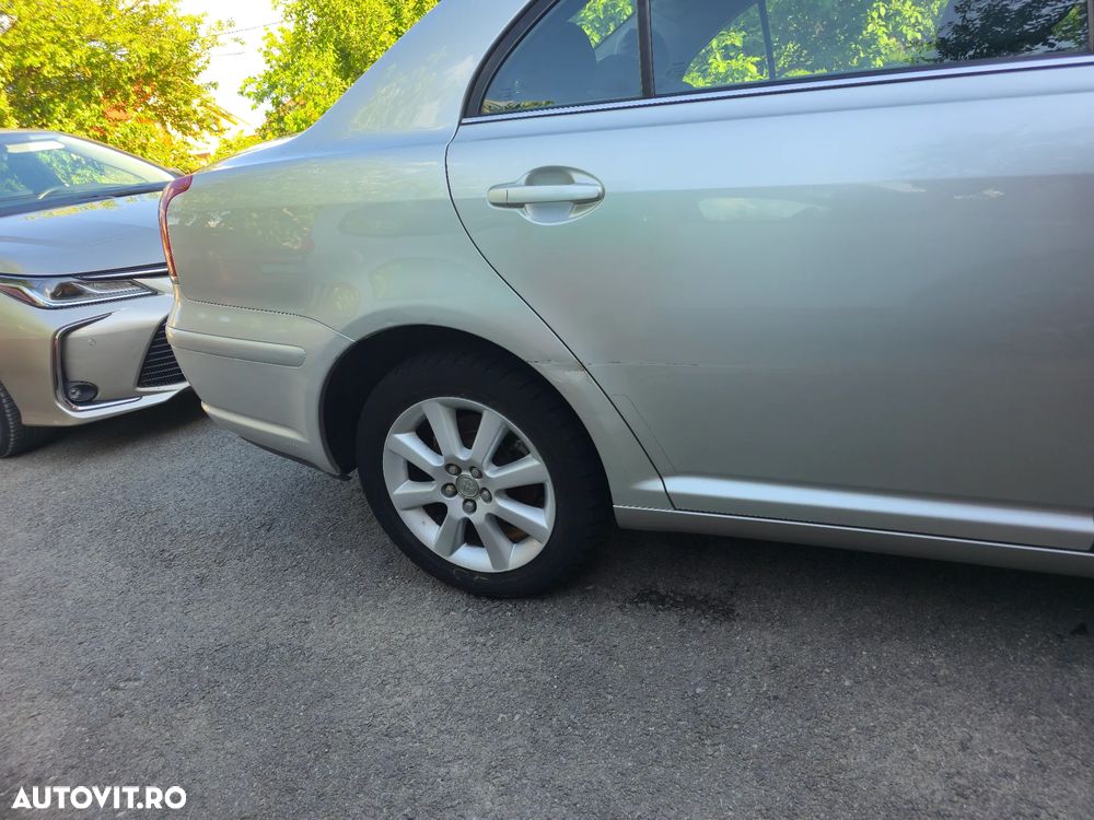 Toyota Avensis 2.0 D-4D Station Executive - 13