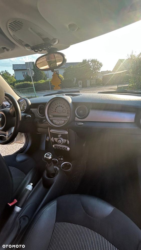 MINI Cooper Standard - 5