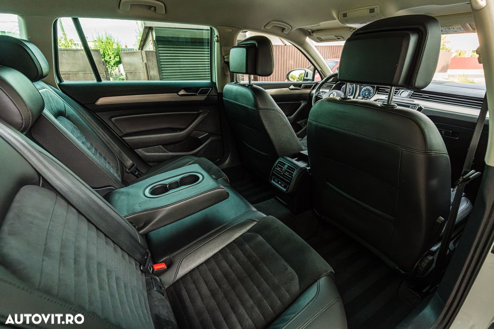 Volkswagen Passat Variant 2.0 TDI SCR DSG Highline - 20