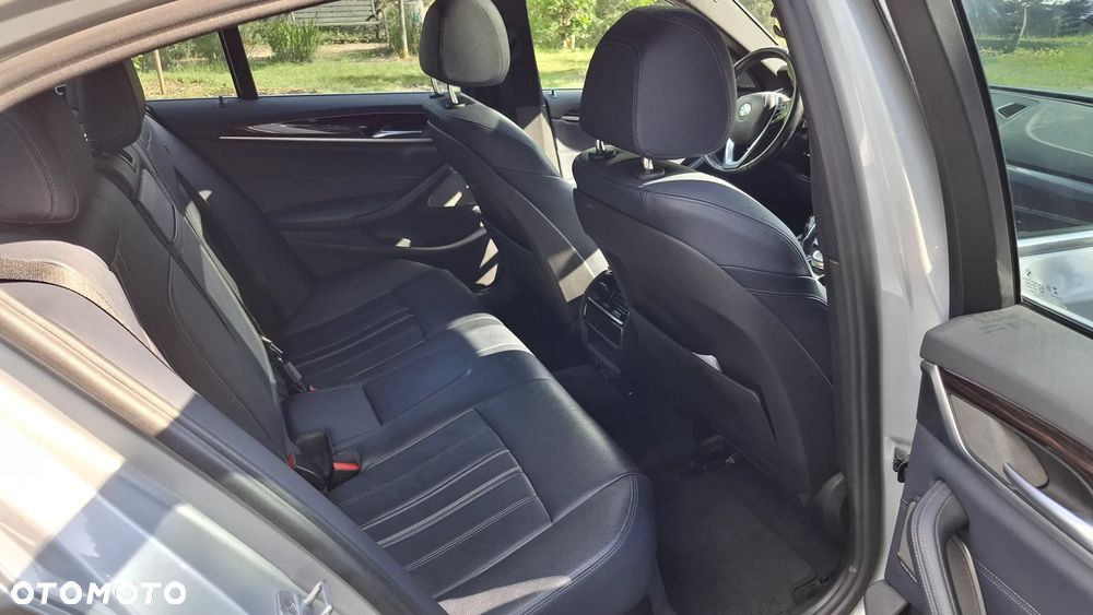 BMW Seria 5 530i Sport Line - 24