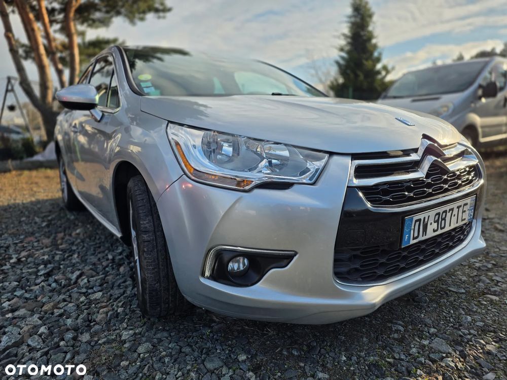 Citroën DS4 e-HDi 115 ETG6 SoChic - 24