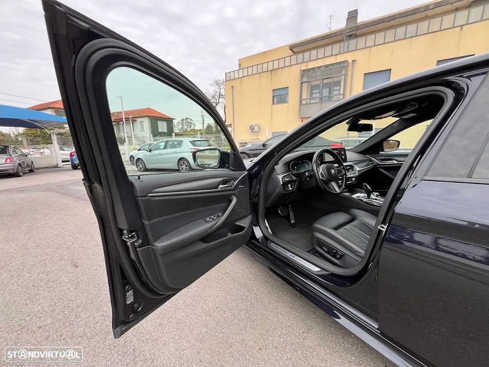 BMW 520 d Pack Desportivo M Auto - 28