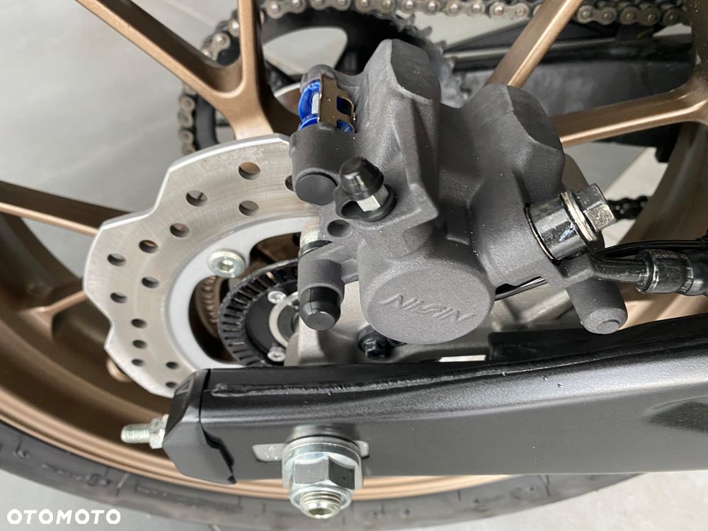 Honda CBR - 32