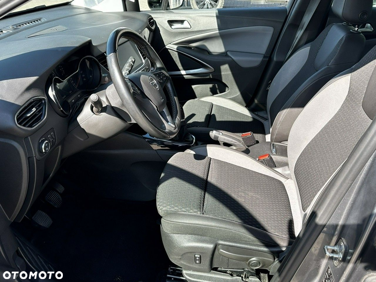 Opel Crossland X - 22