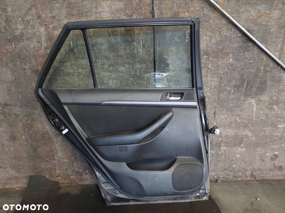 DRZWI KOMPLETNE LEWY TYŁ TOYOTA AVENSIS T25 KOMBI 209 - 5