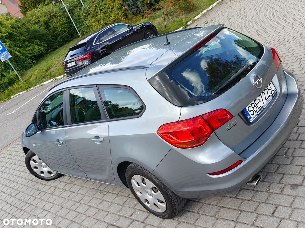 Opel Astra 1.4 T Enjoy - 24