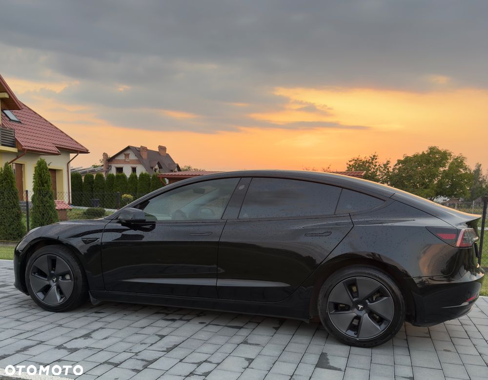Tesla Model 3 - 2