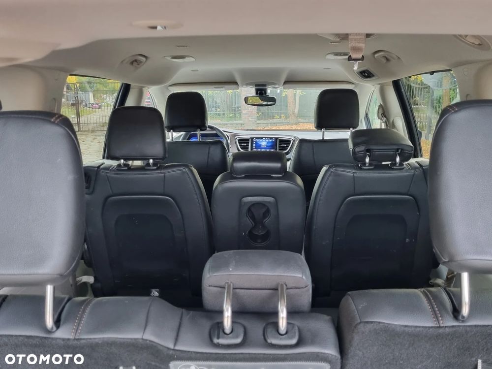 Chrysler Pacifica - 8