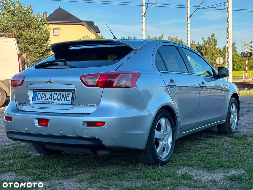 Mitsubishi Lancer 1.6 Invite - 3