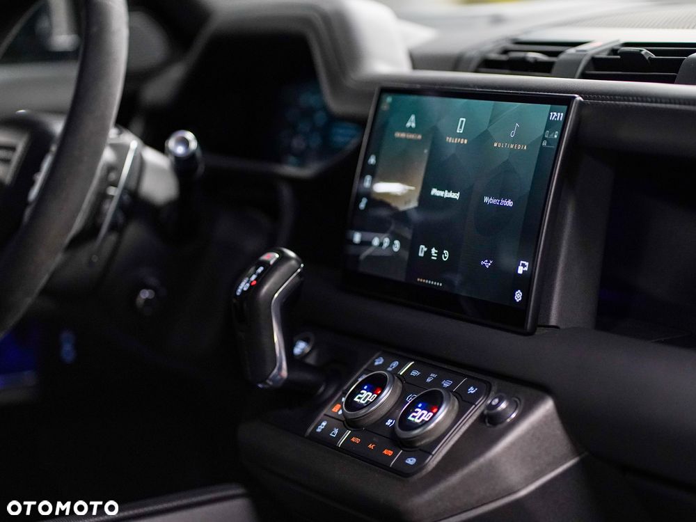 Land Rover Defender 5.0 P525 V8 - 29