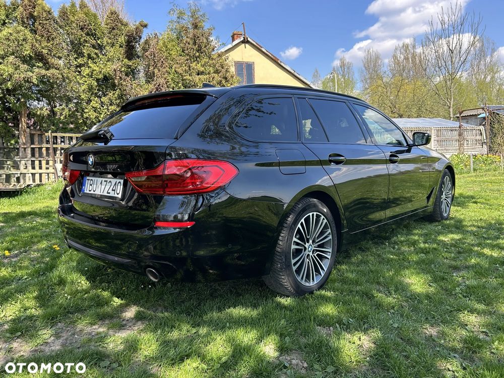 BMW Seria 5 520d xDrive Sport Line - 2
