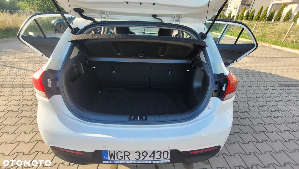 Kia Rio 1.4 M - 6
