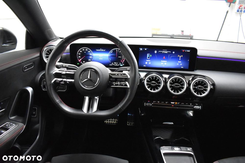 Mercedes-Benz CLA 250 e PHEV AMG Line 8G-DCT - 17