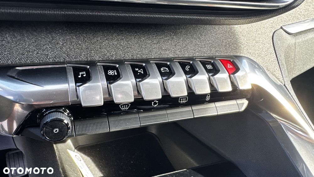 Peugeot 3008 PureTech 130 Stop & Start GPF EAT8 Crossway - 25