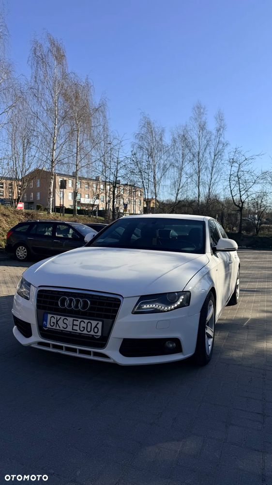 Audi A4 Limousine - 1