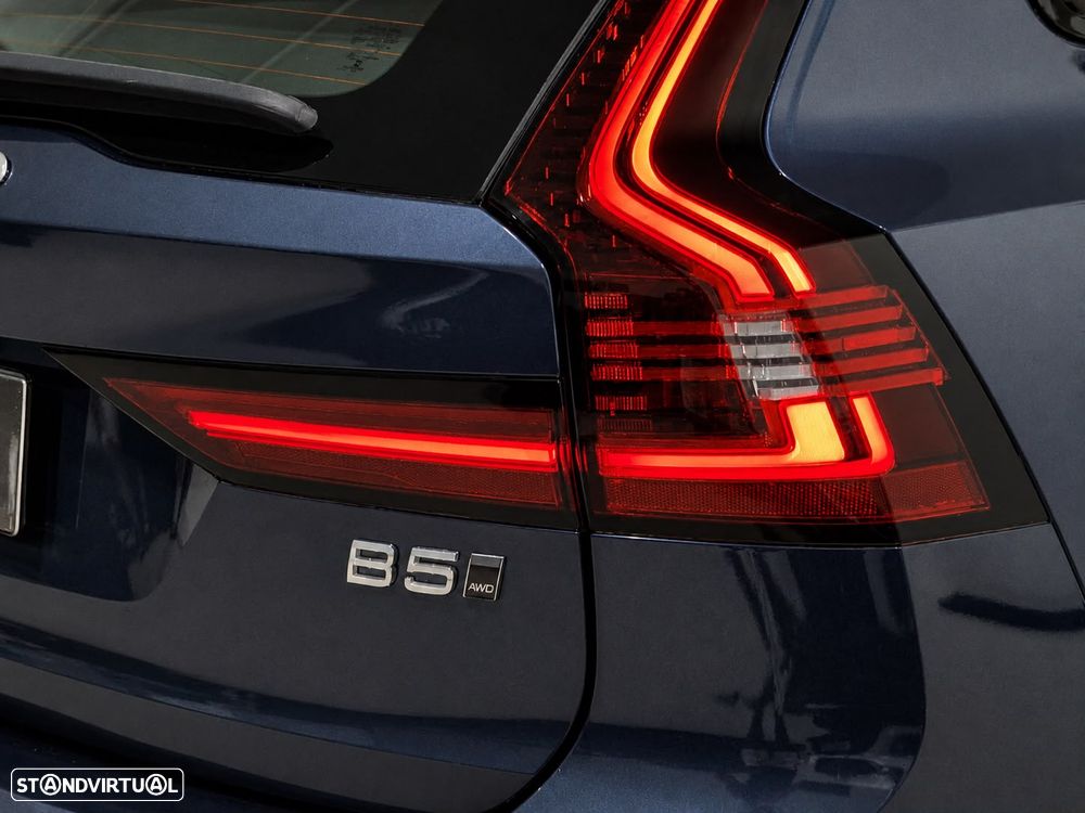 Volvo V90 Cross Country 2.0 B5 Plus AWD - 12