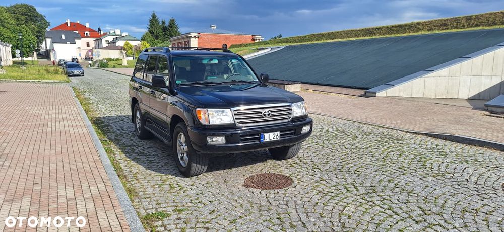 Toyota Land Cruiser - 2