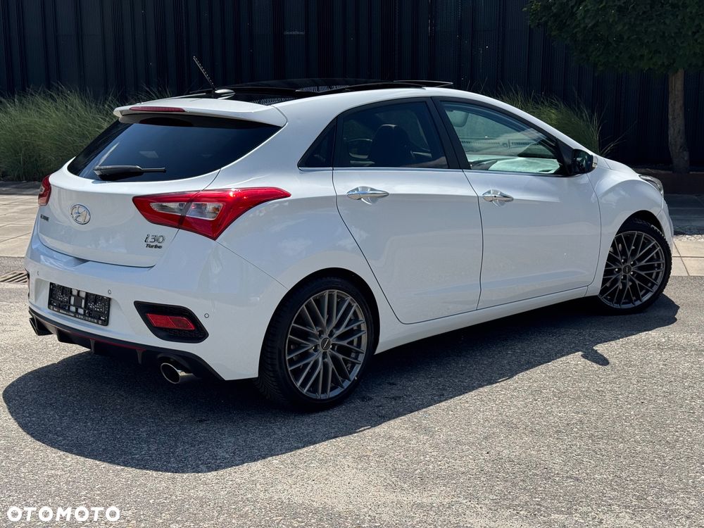 Hyundai i30 1.6 GDI Turbo Luxury - 13