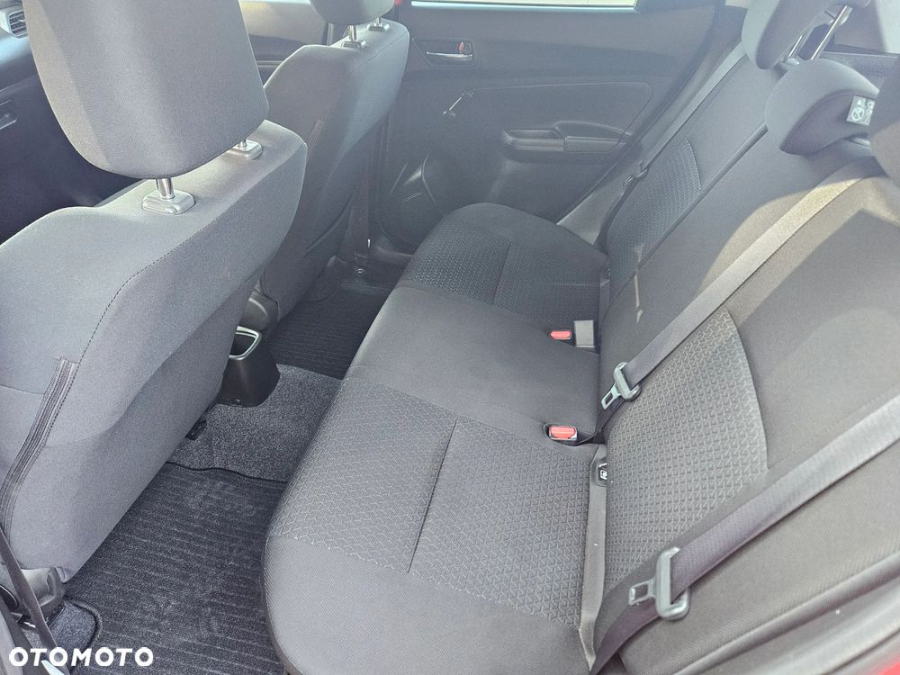 Suzuki Swift 1.2 Dualjet SHVS Premium Plus CVT - 27