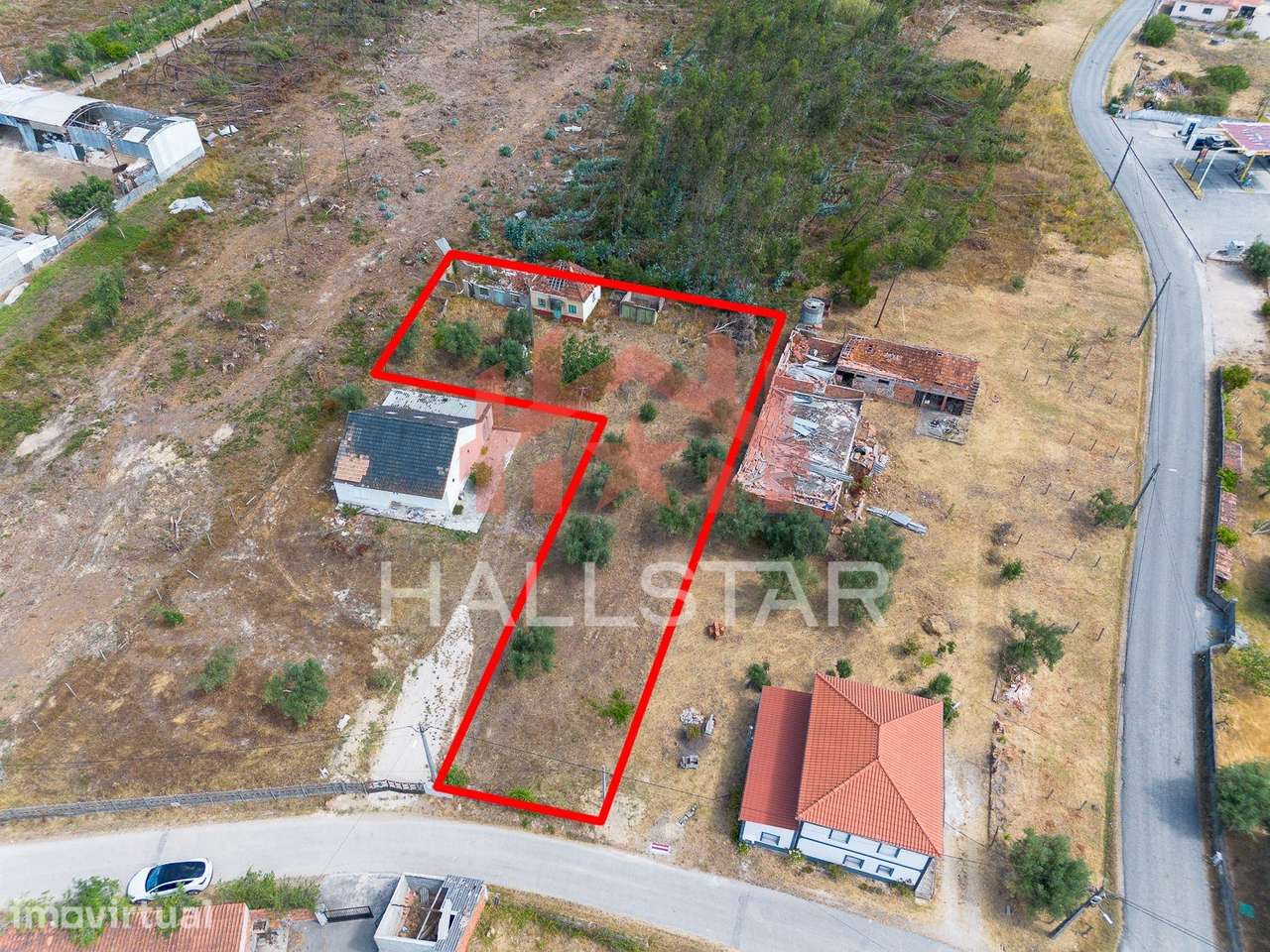 Moradia para Restaurar / Total de 1317m2 / Casal do Ribeiro - Grande imagem: 2/21