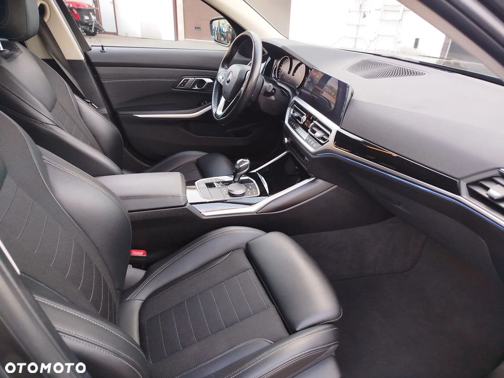 BMW Seria 3 318d Sport Line - 8
