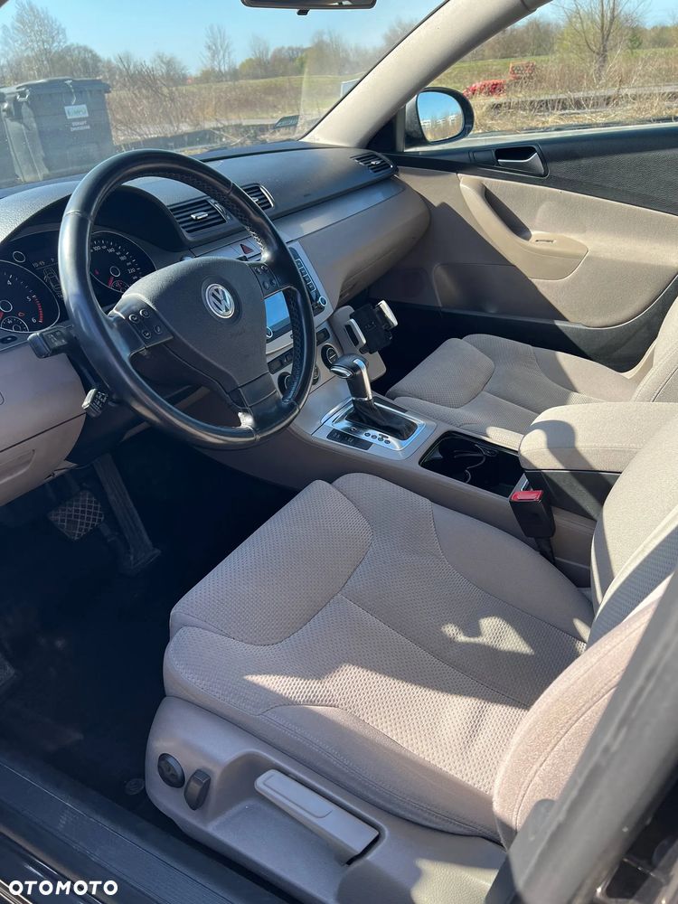 Volkswagen Passat 2.0 TDI Comfortline DSG - 17