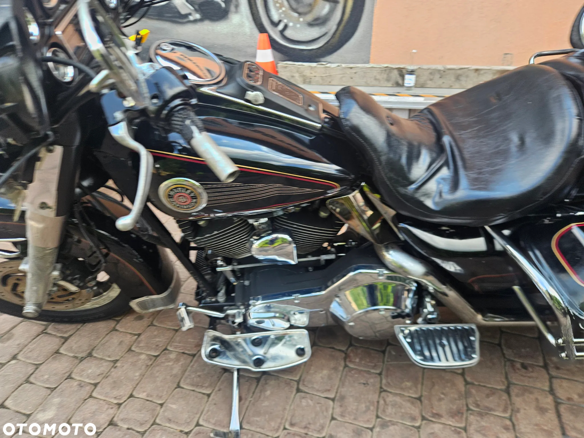 Harley-Davidson Softail Fat Bob - 26