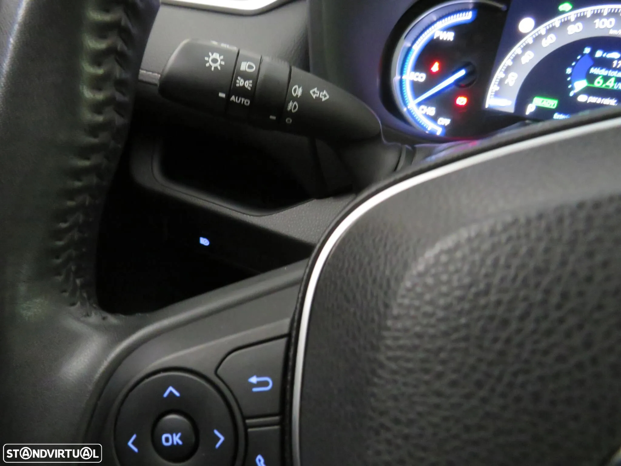 Toyota RAV4 2.5 HDF Comfort - 26