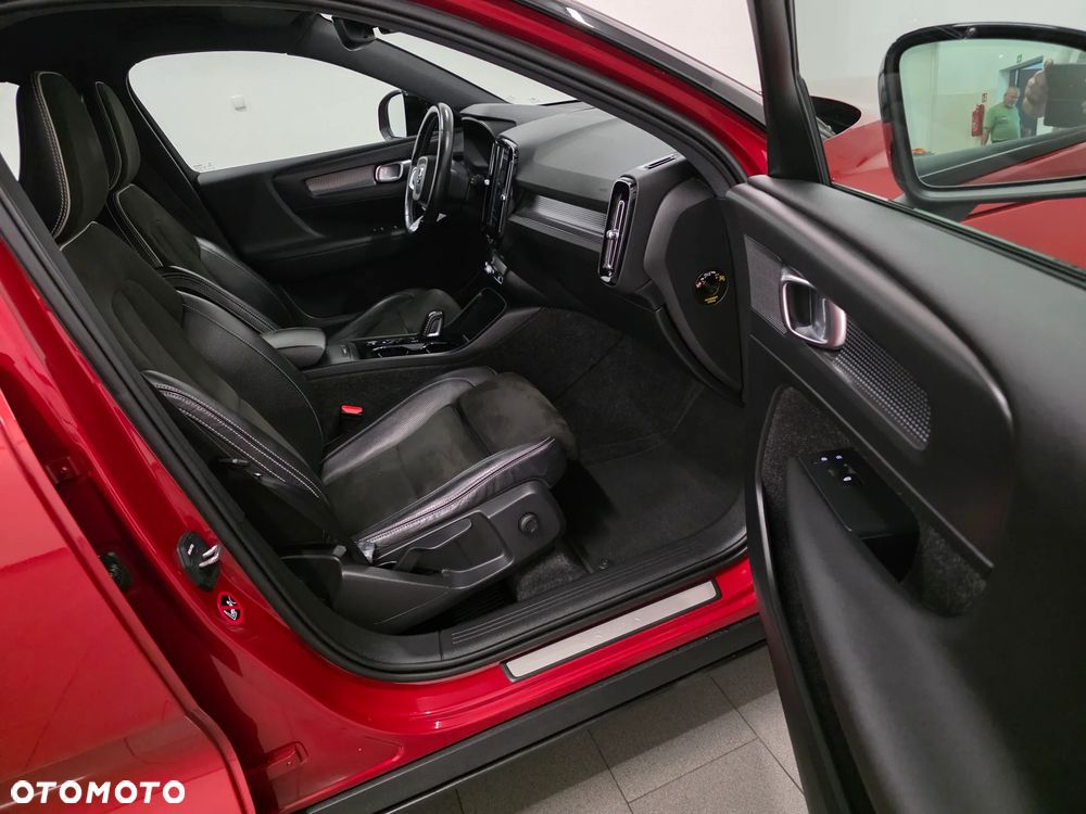 Volvo XC 40 D4 AWD R-Design - 30