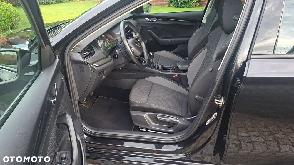 Skoda Octavia 1.5 TSI ACT Ambition - 8