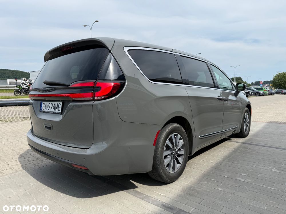 Chrysler Pacifica - 5