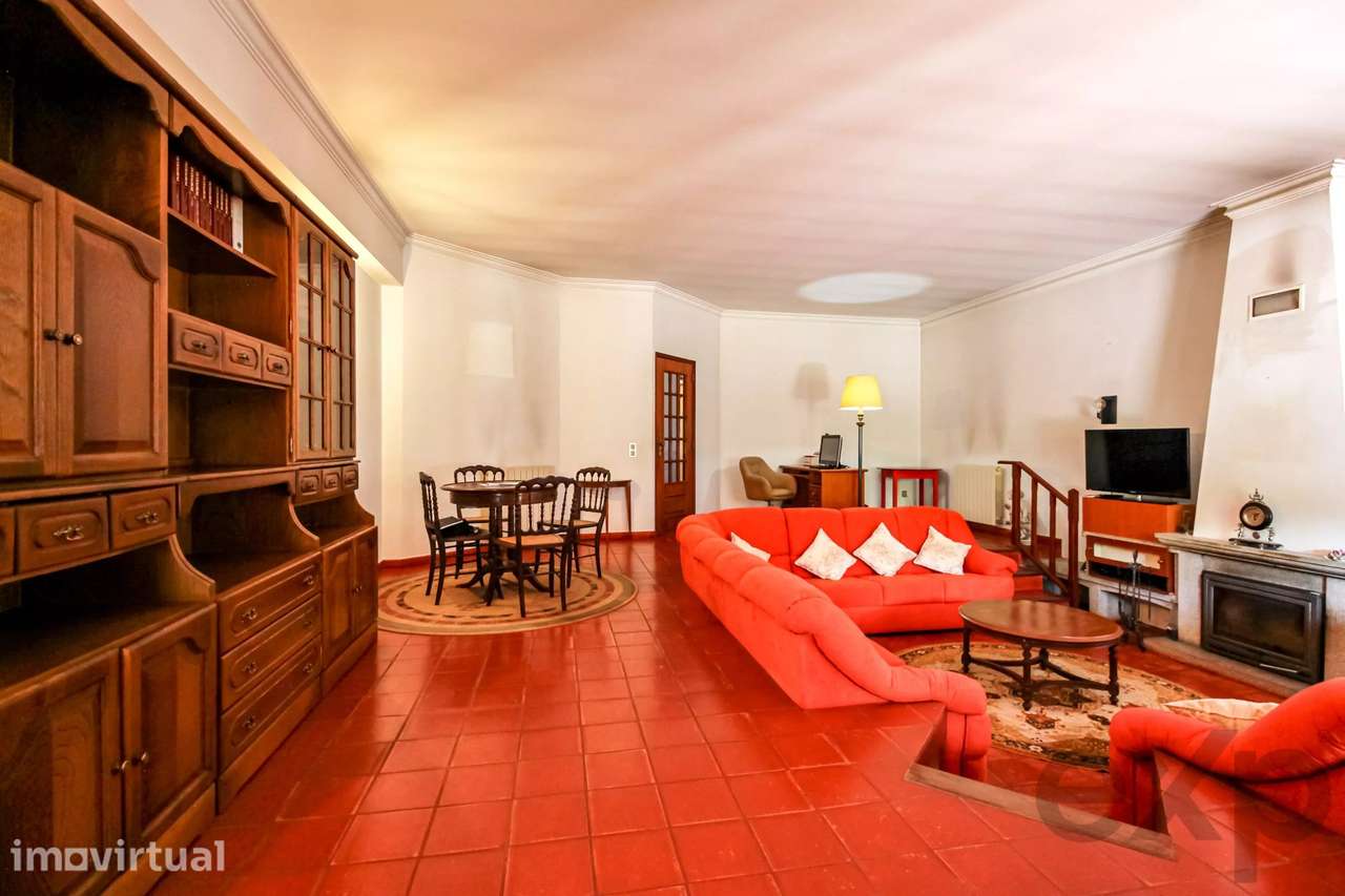 Casa tradicional portuguesa com jardim e piscina em Oliveira do Hospit - Grande imagem: 2/31