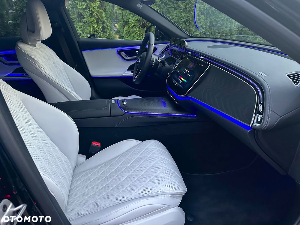 Mercedes-Benz Klasa E 220 d 4-Matic Exclusive - 29