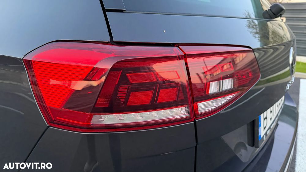 Volkswagen Passat 2.0 TDI DSG Highline - 10