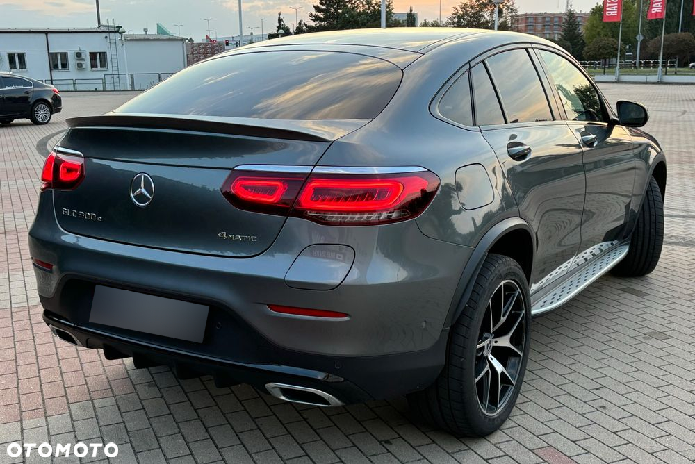 Mercedes-Benz GLC 300 e 4Matic 9G-TRONIC AMG Line - 12