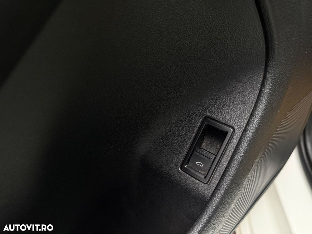 Volkswagen Jetta 1.6 TDI Comfortline - 19