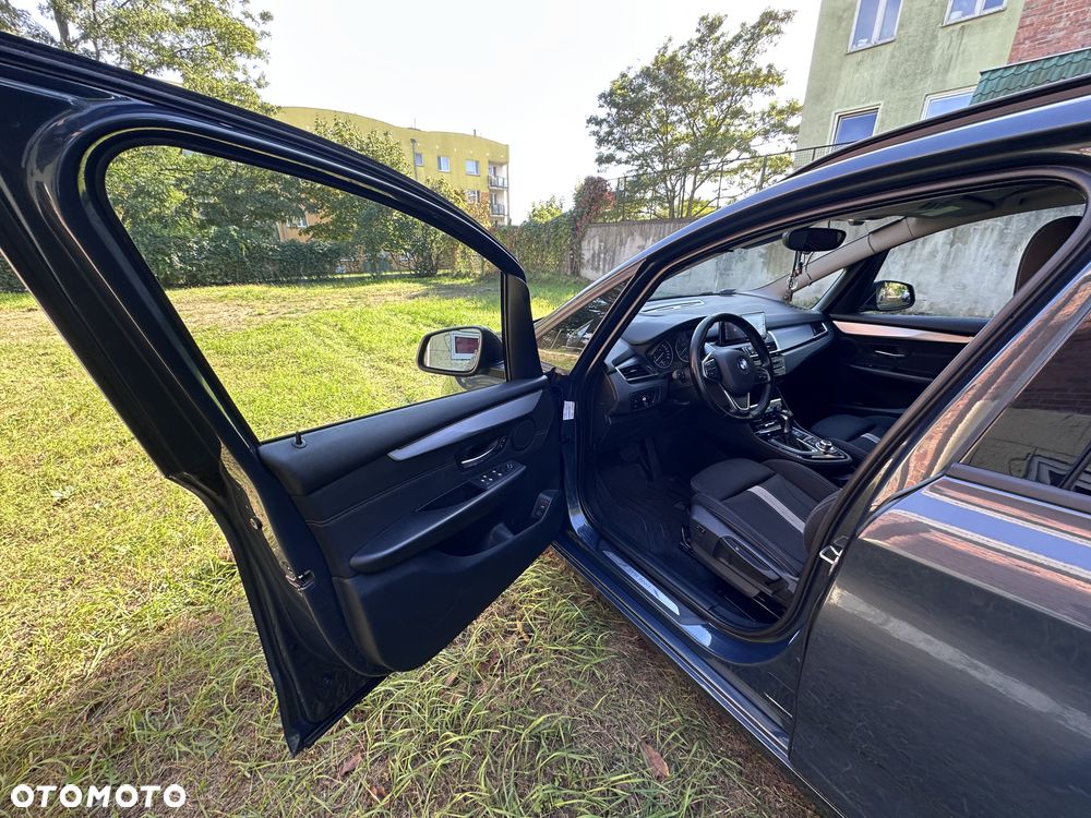 BMW Seria 2 218d Sport Line - 10